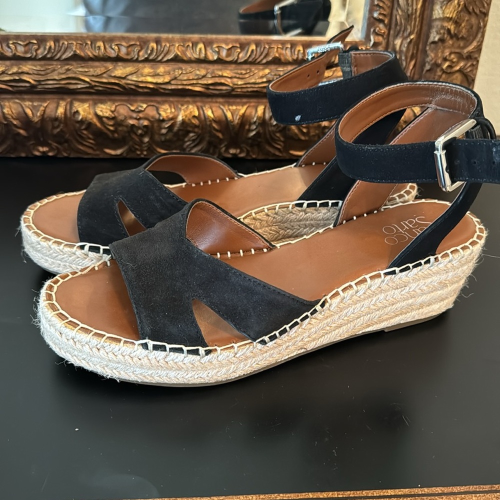 Black suede sandals - Picture 2 of 5
